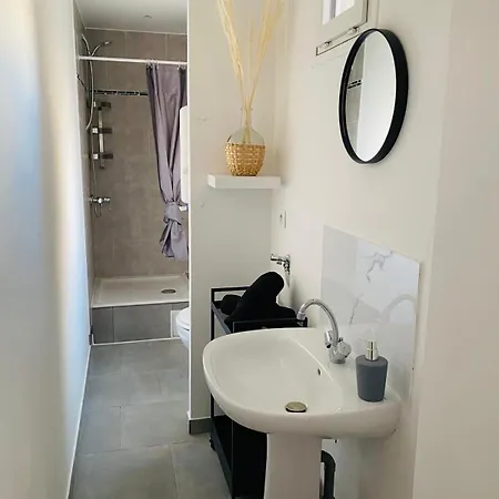 Apartment Style Boheme Situe En Centre-ville *